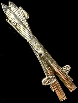 Sterling Silver Vintage Winter Sports Ski and Pole Motif Brooch. A vintage sterling silver 