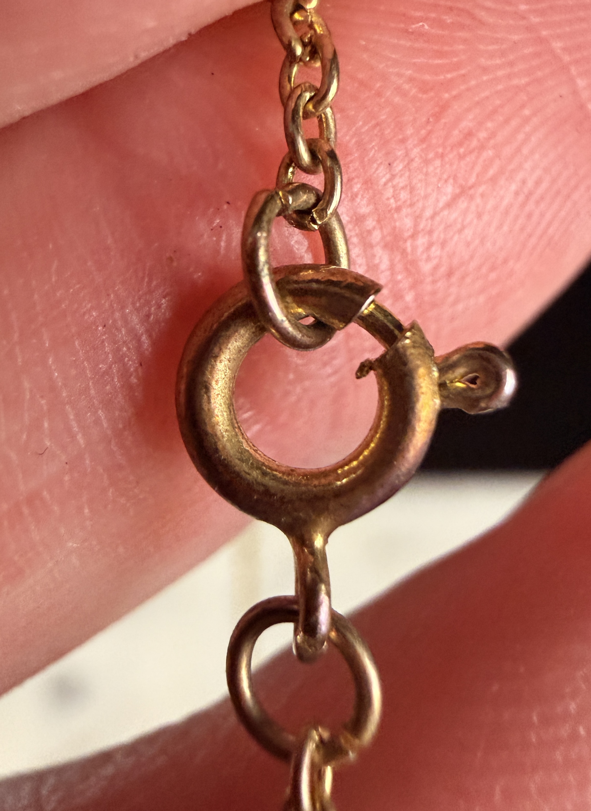 Vintage Gold-Tone and Carved Shell Cameo Pendant Necklace