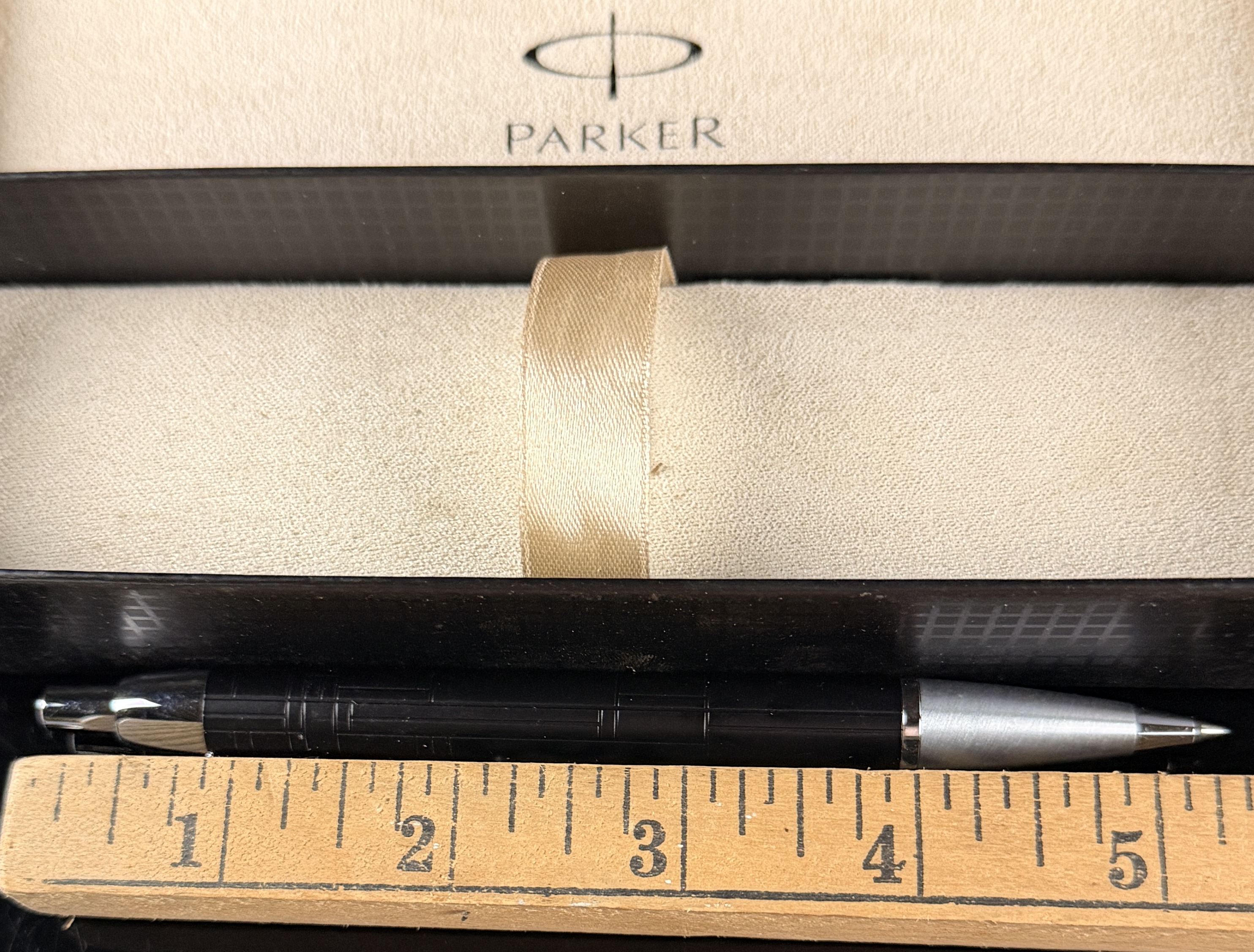 Parker Urban Premium Matte Black Lacquered Ballpoint Pen with Chrome Trim and Box