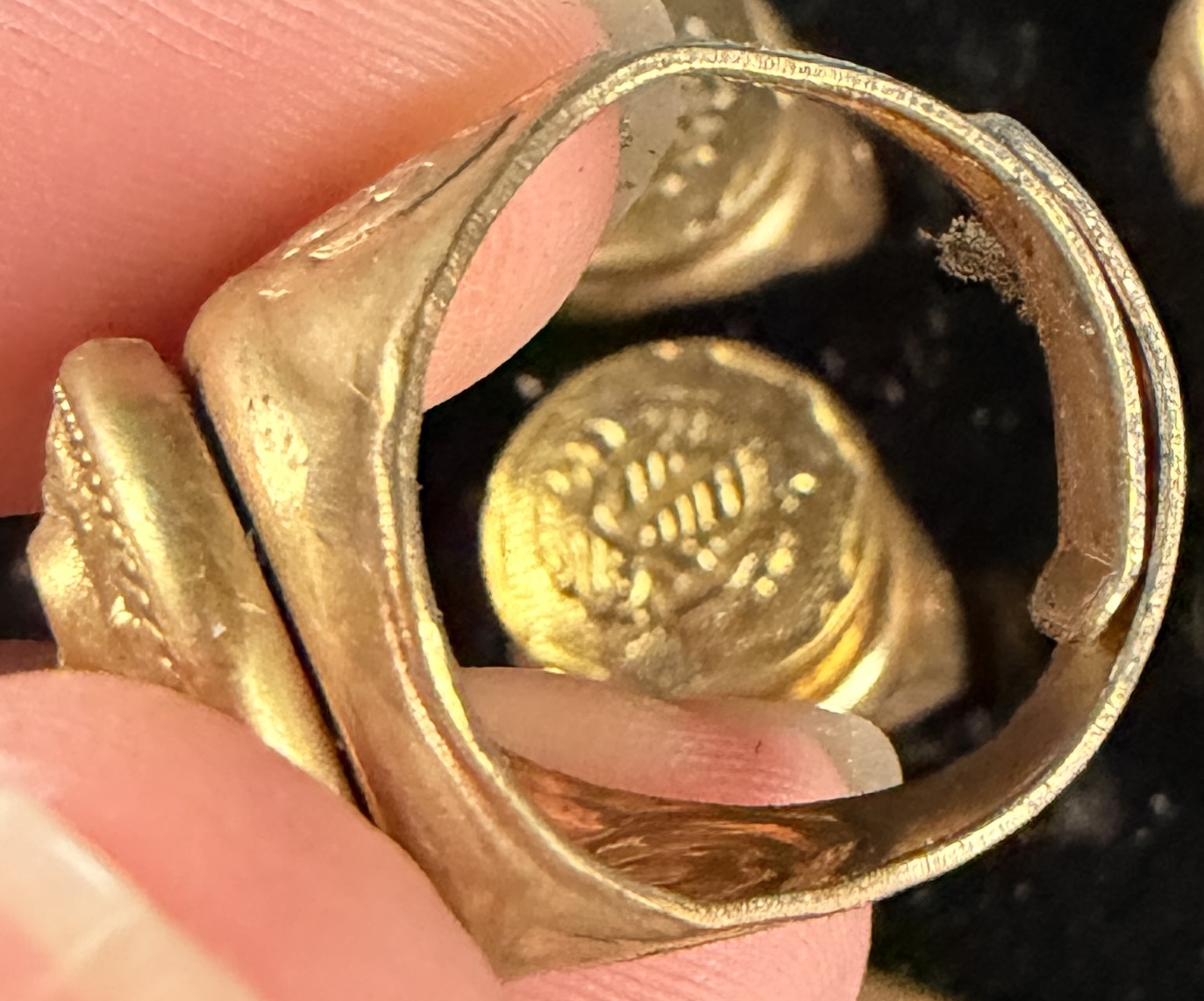 A Collection of Vintage Mixed Metal Rings and Heraldic Button Components