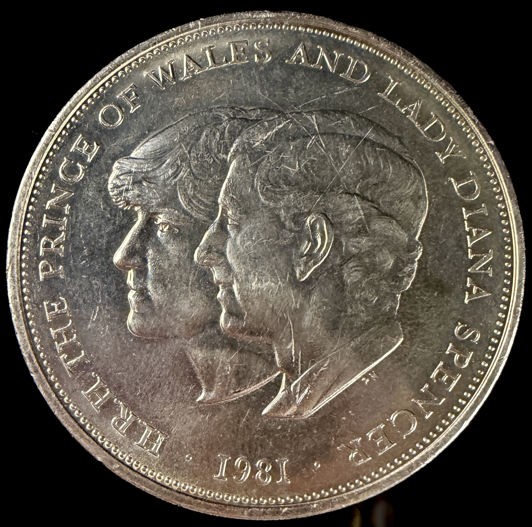 UK 1981 Royal Wedding Commemorative Crown 25 Pence Coin