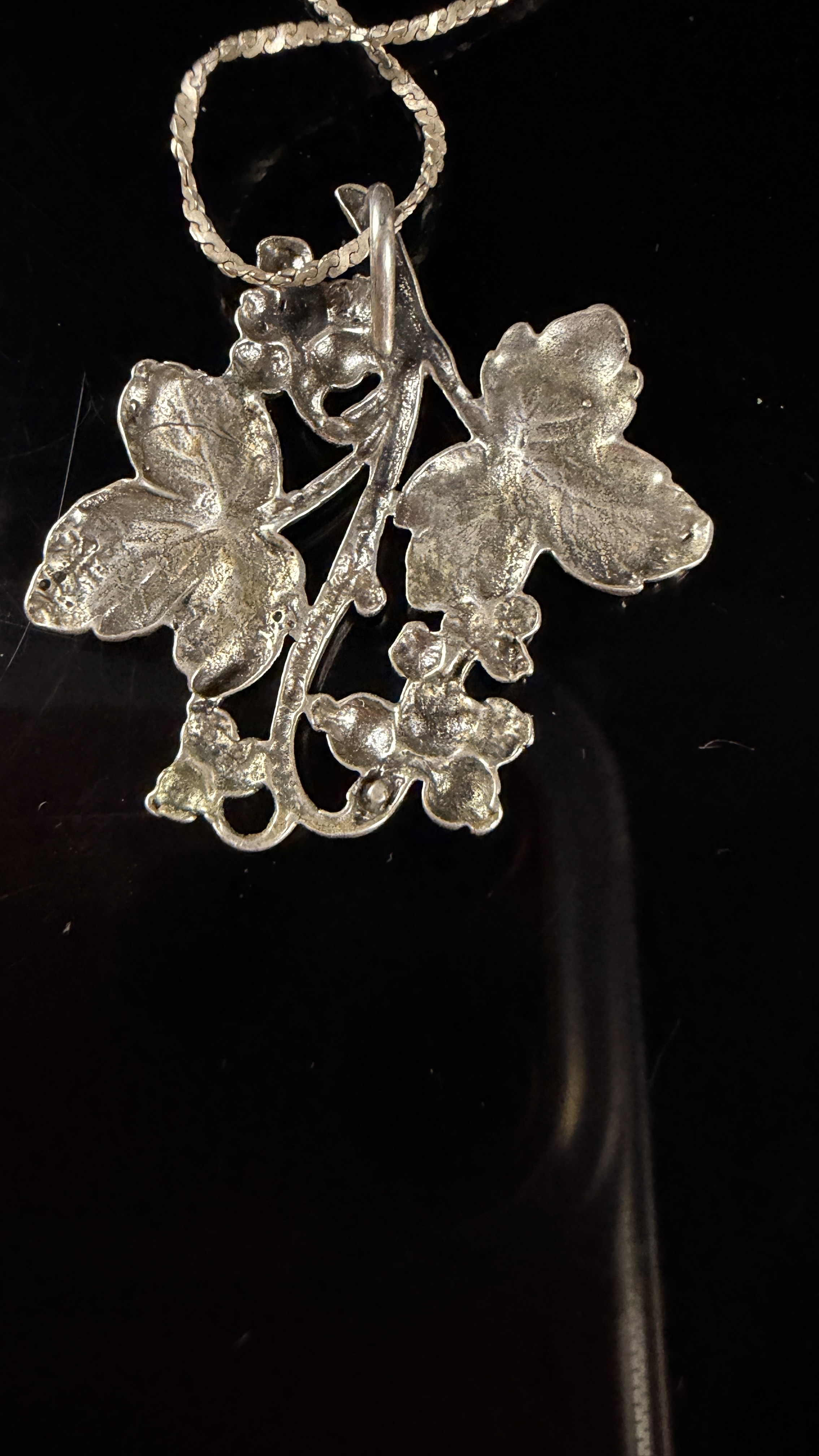 Italian Sterling Silver Serpentine Chain and Grapevine Motif Pendant Necklace