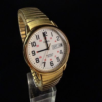 Timex Men's Indiglo Easy Reader Day-Date Quartz Wristwatch T20471. Timex Indiglo Easy Reader 