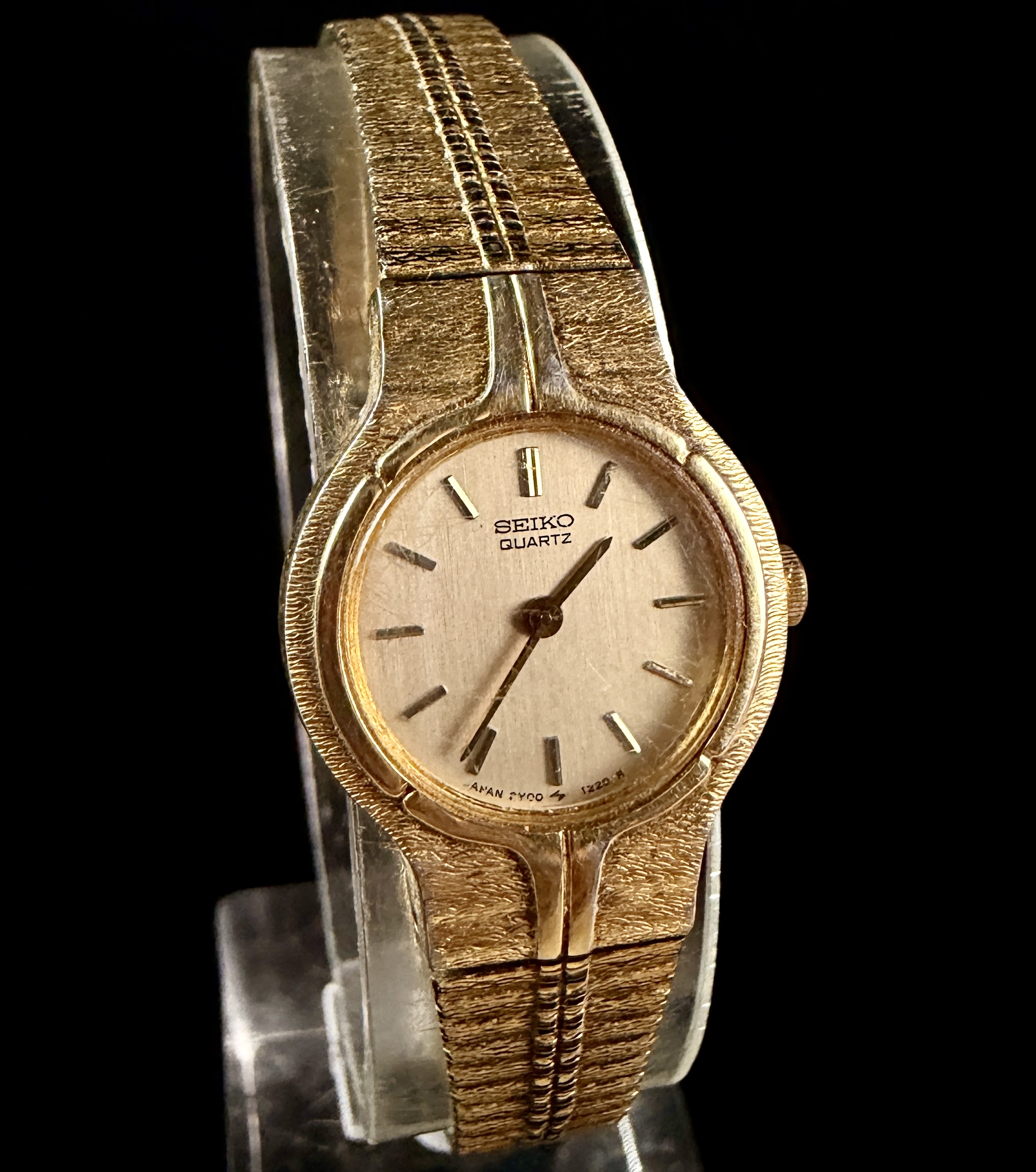 Seiko Ladies Quartz Wristwatch Reference 2Y00-0189