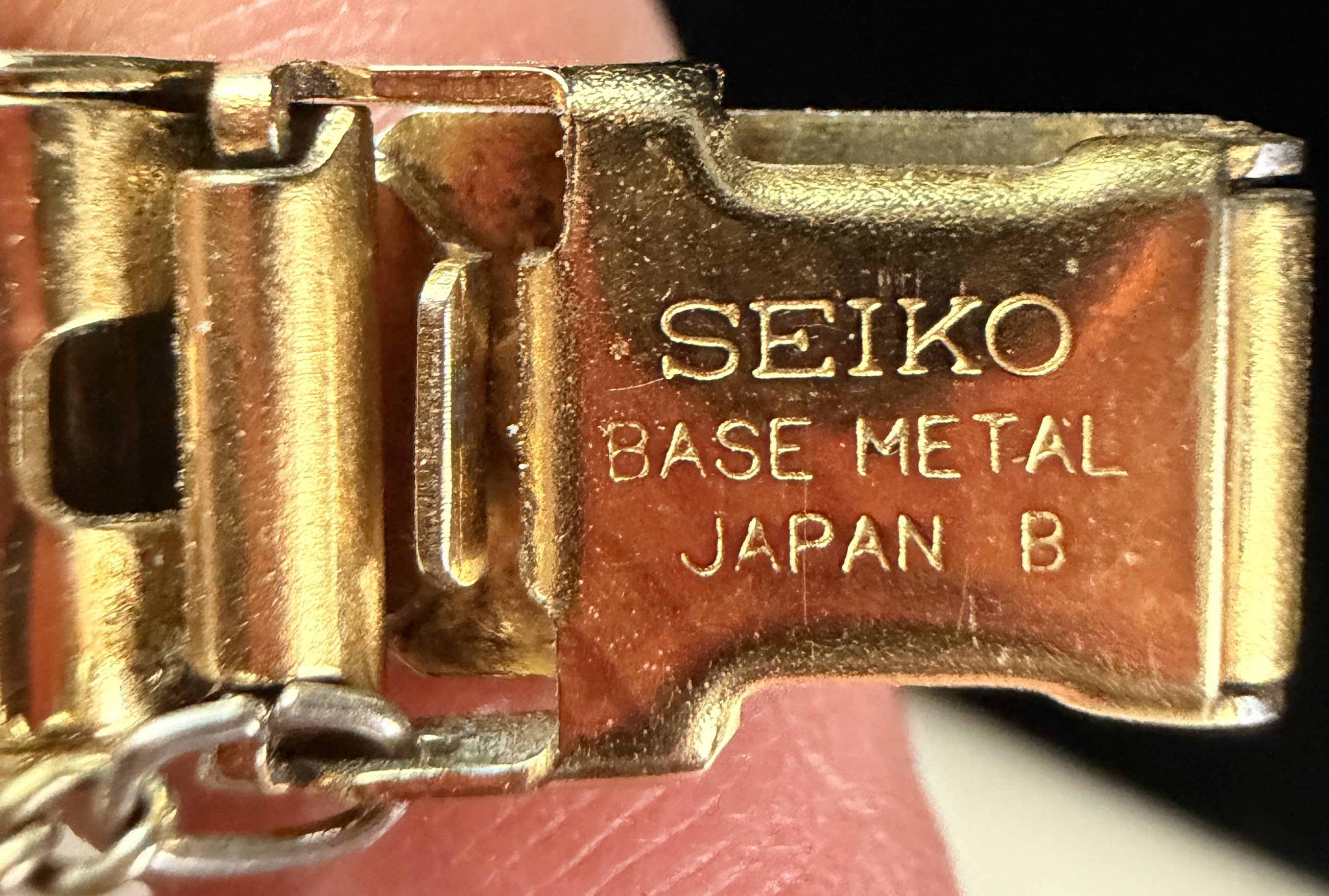 Seiko Ladies Quartz Wristwatch Reference 2Y00-0189
