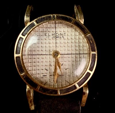 Vintage Elmont 17 Jewel Wristwatch with Enamel Bezel and Waffle Dial. A vintage mid-century 