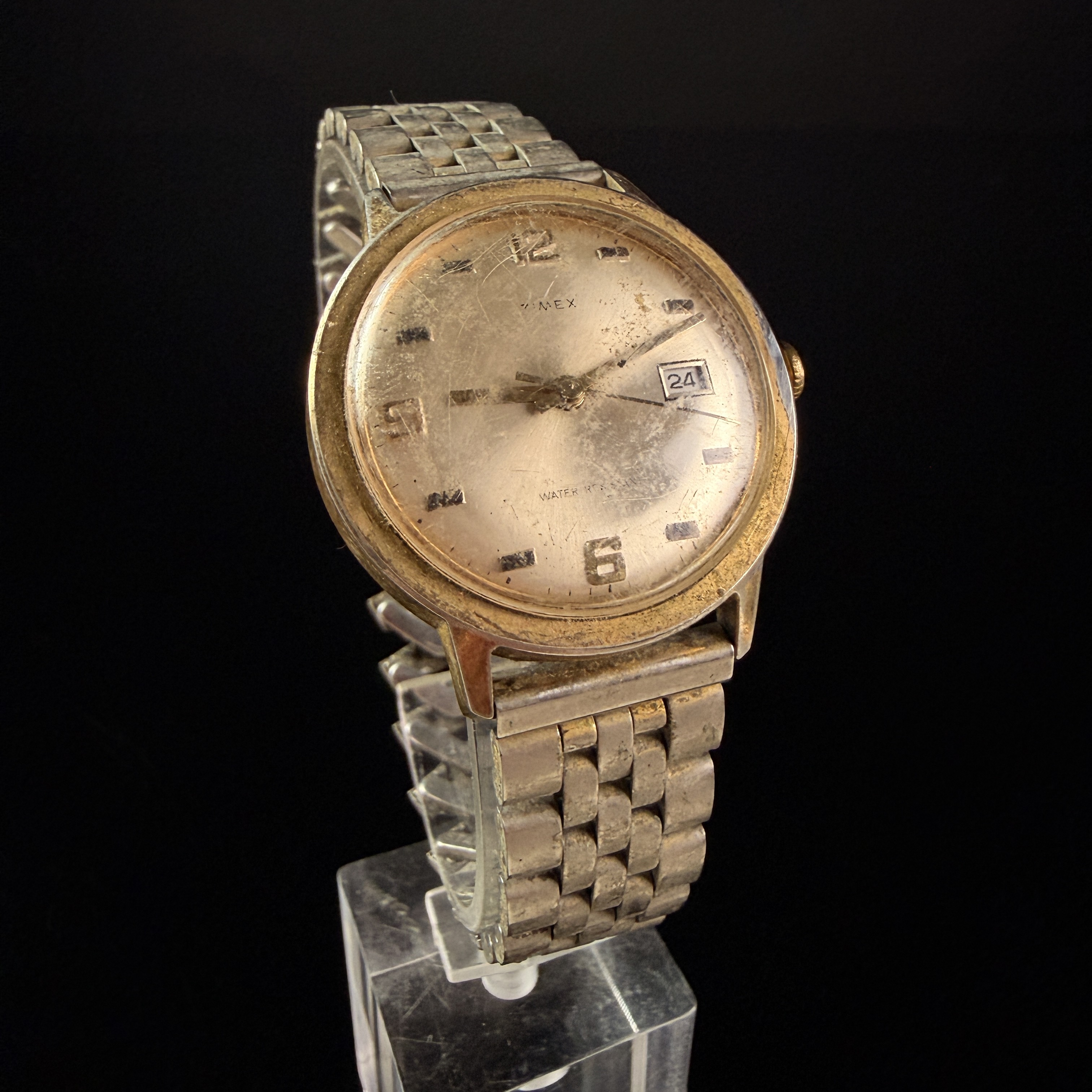 1974 Timex Marlin Mechanical Manual Wind Date Wristwatch, Reference 25410