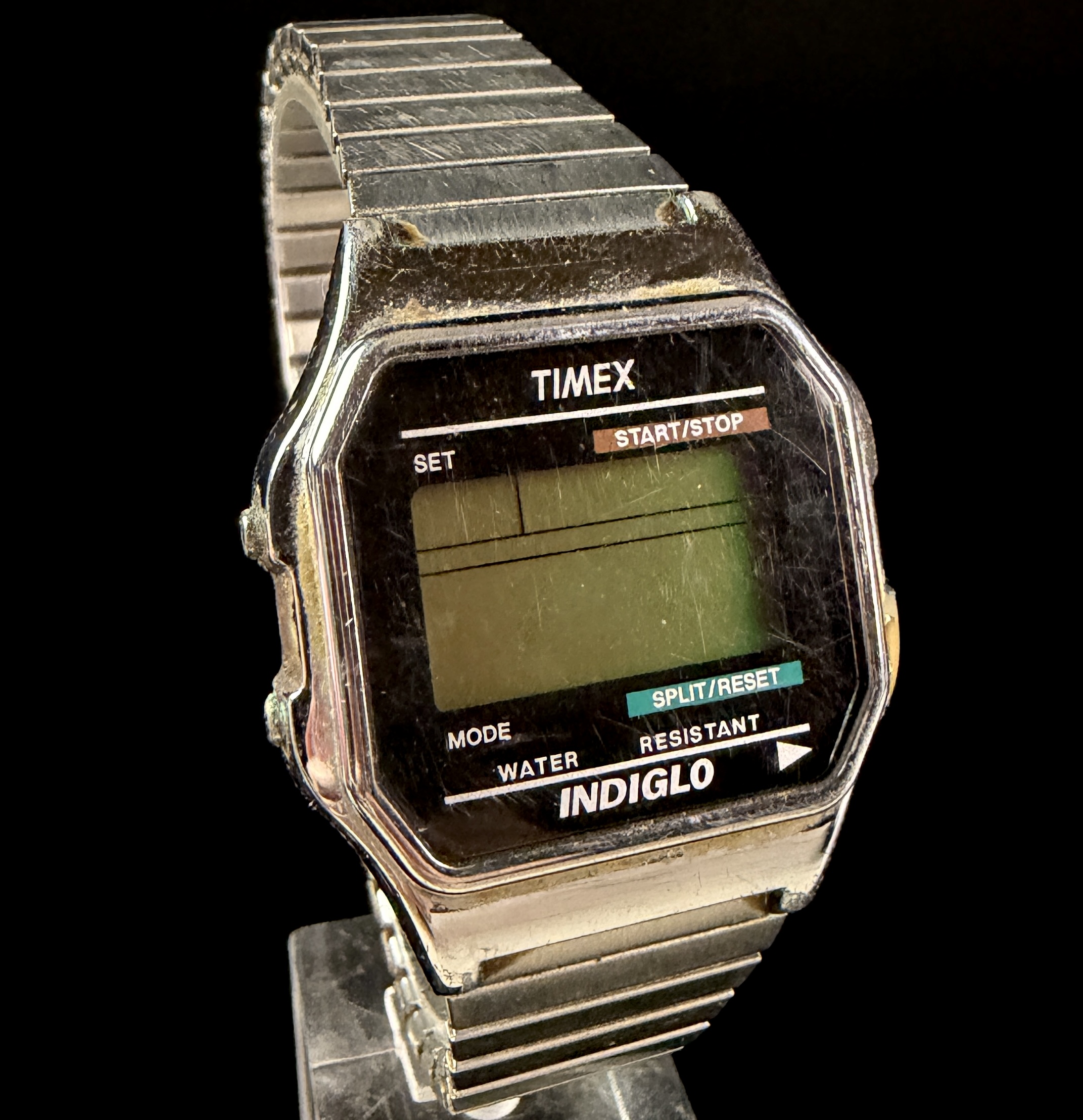 Timex Classic Digital Indiglo Watch with Expanding Bracelet, Reference 555 U0, Needs a Battery