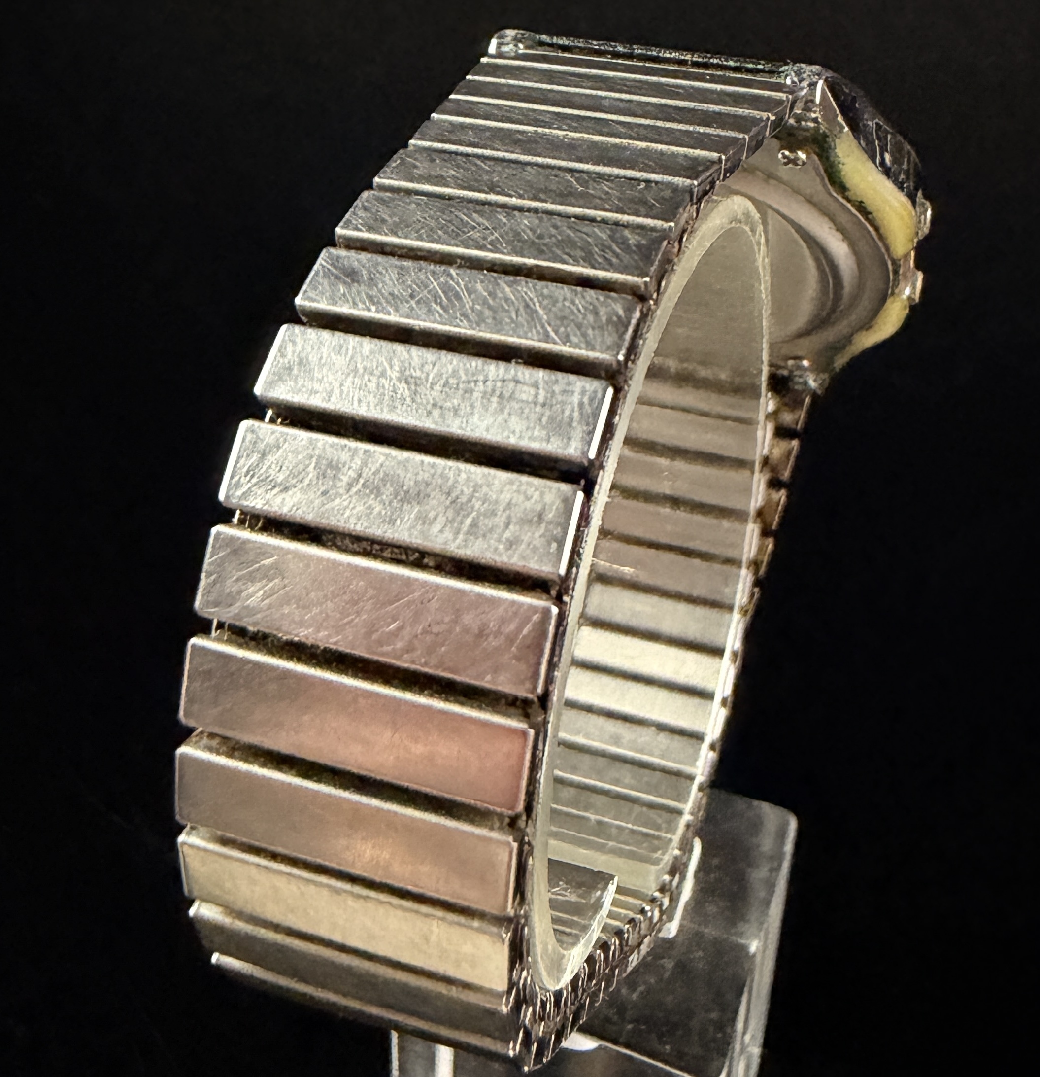 Timex Classic Digital Indiglo Watch with Expanding Bracelet, Reference 555 U0, Needs a Battery