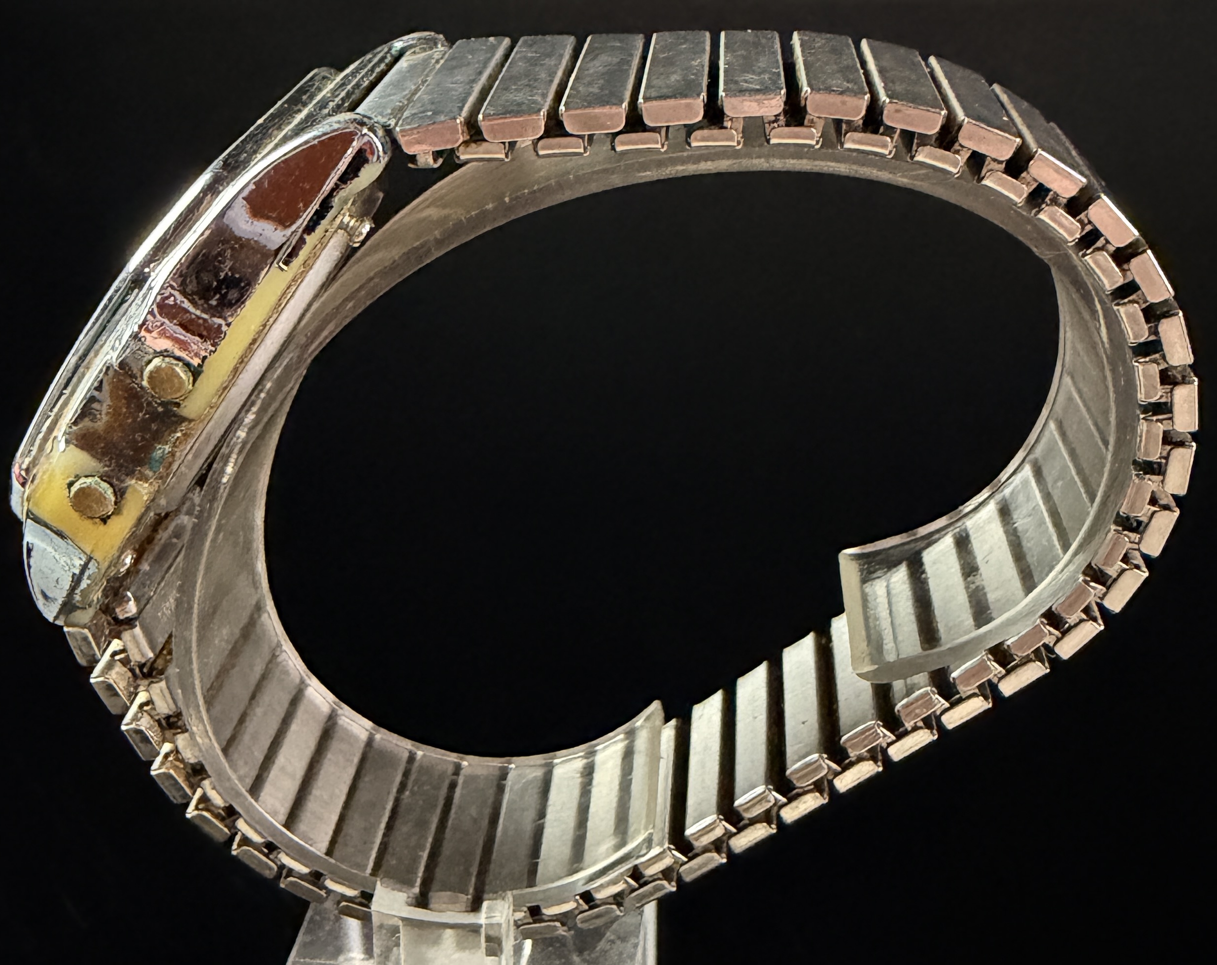 Timex Classic Digital Indiglo Watch with Expanding Bracelet, Reference 555 U0, Needs a Battery