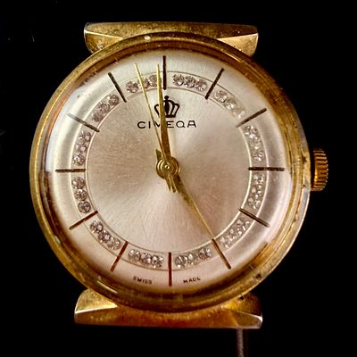 Vintage Cimeqa Swiss Made Manual Wind Wristwatch. A vintage manual wind wristwatch by Cimeqa. 