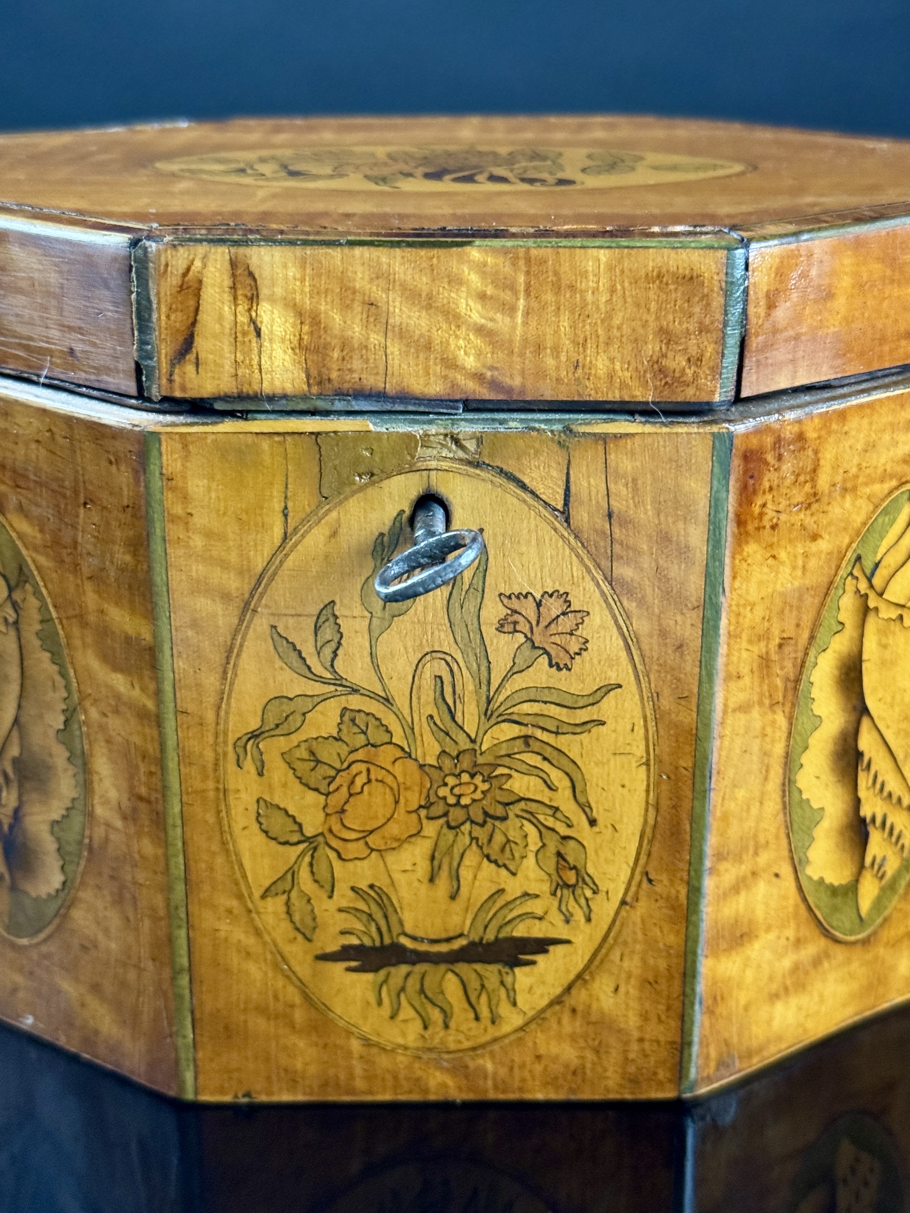 English George III Style Octagonal Satinwood Tea Caddy with Shell and Floral Marquetry
