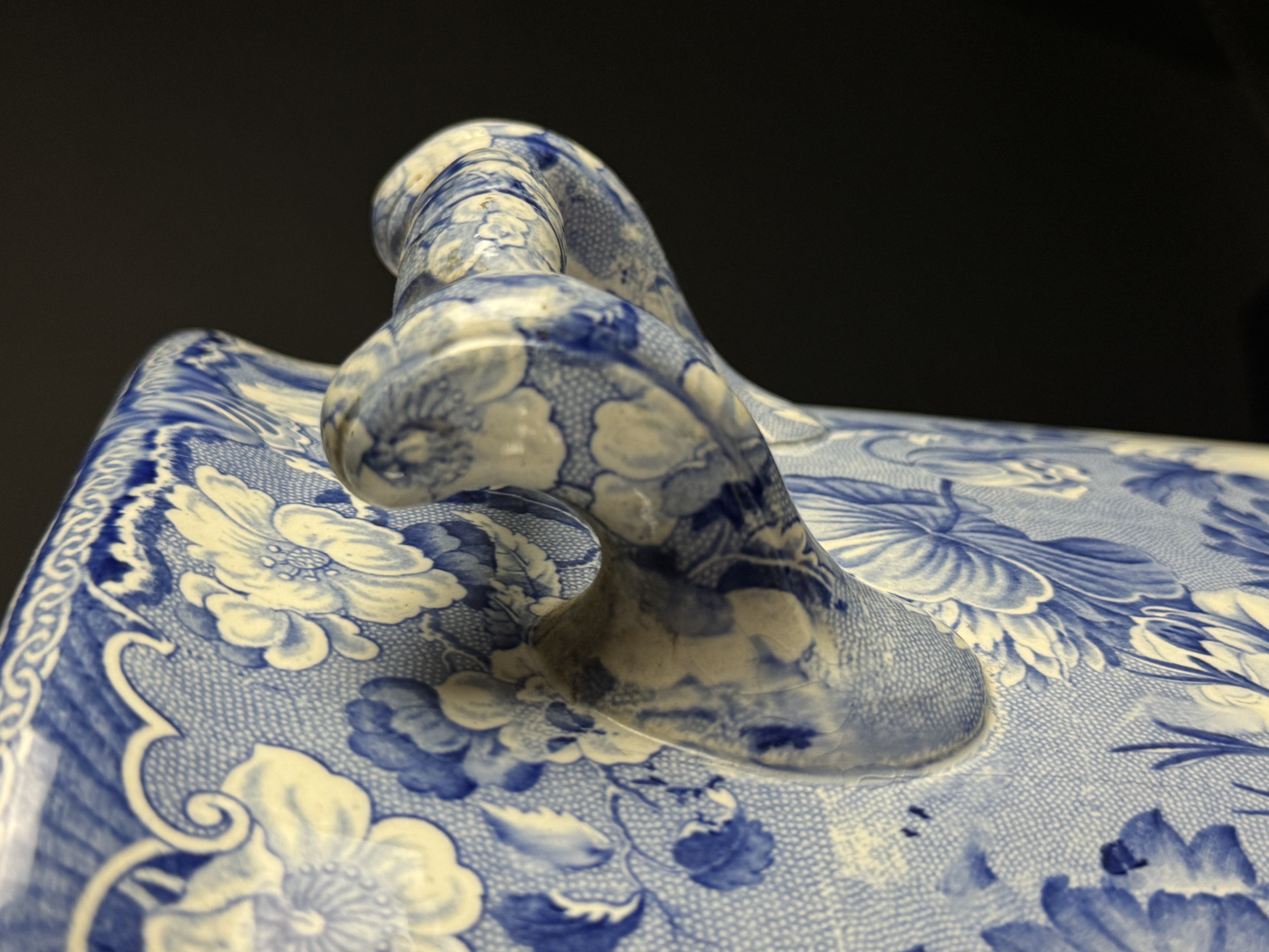 19th Century English Style Blue and White Transfer-Printed Earthenware Coal Scuttle with Metal Liner