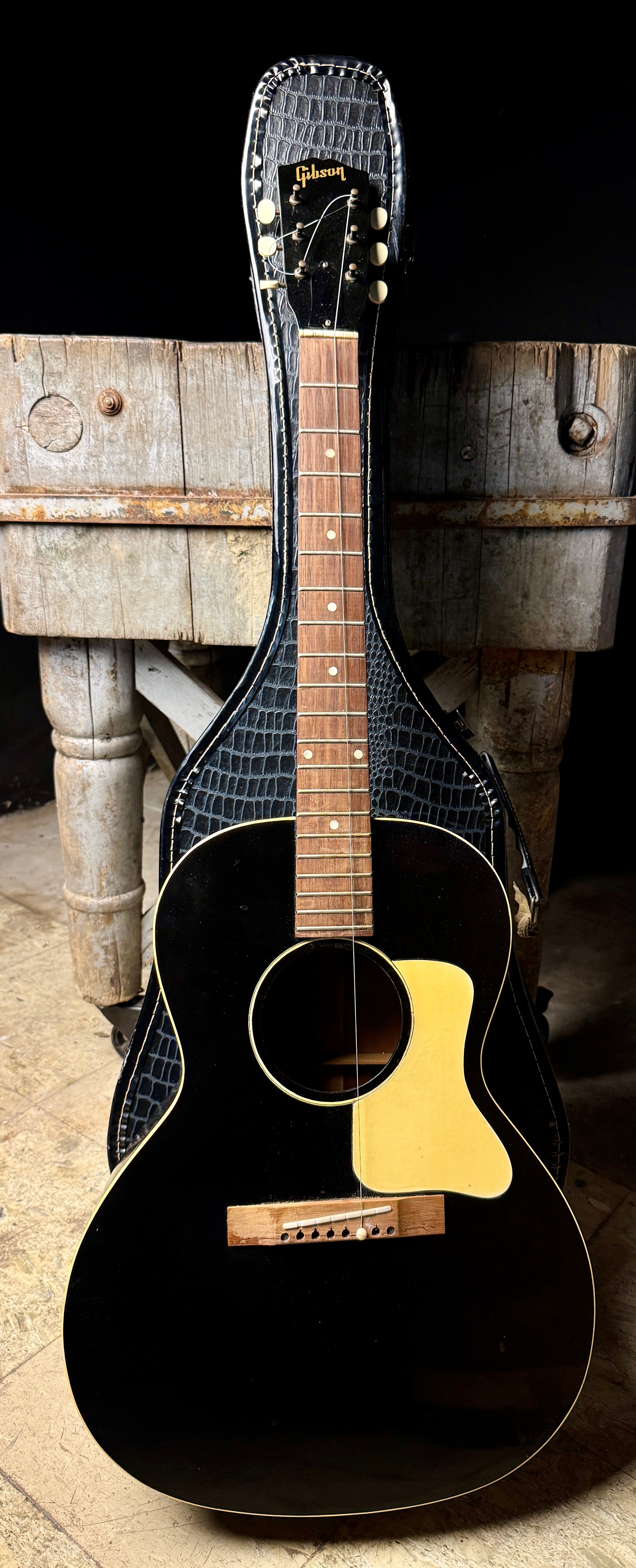 Gibson L-00 Acoustic Guitar in Black Finish with Factory Order Number 978 1