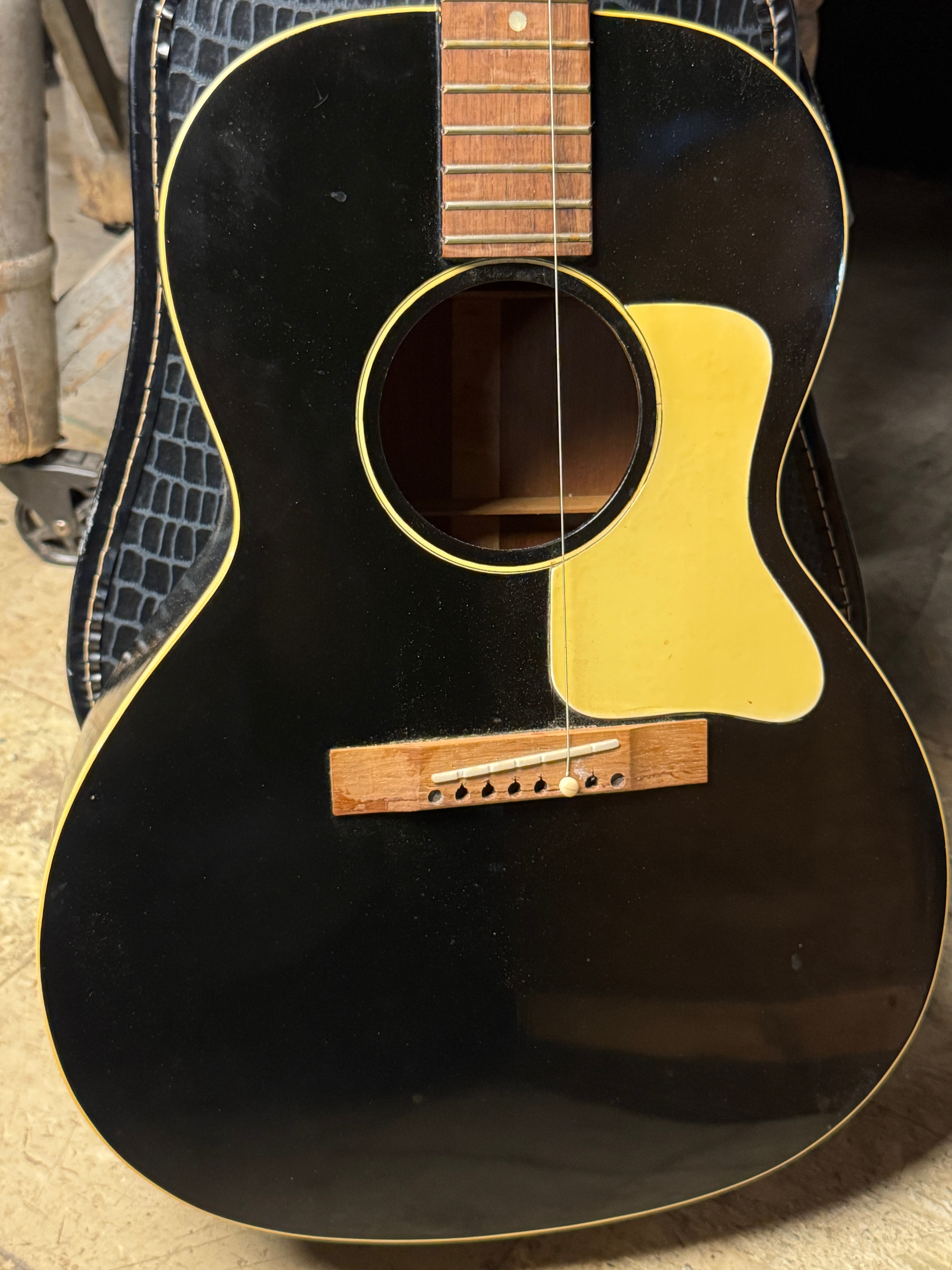 Gibson L-00 Acoustic Guitar in Black Finish with Factory Order Number 978 1