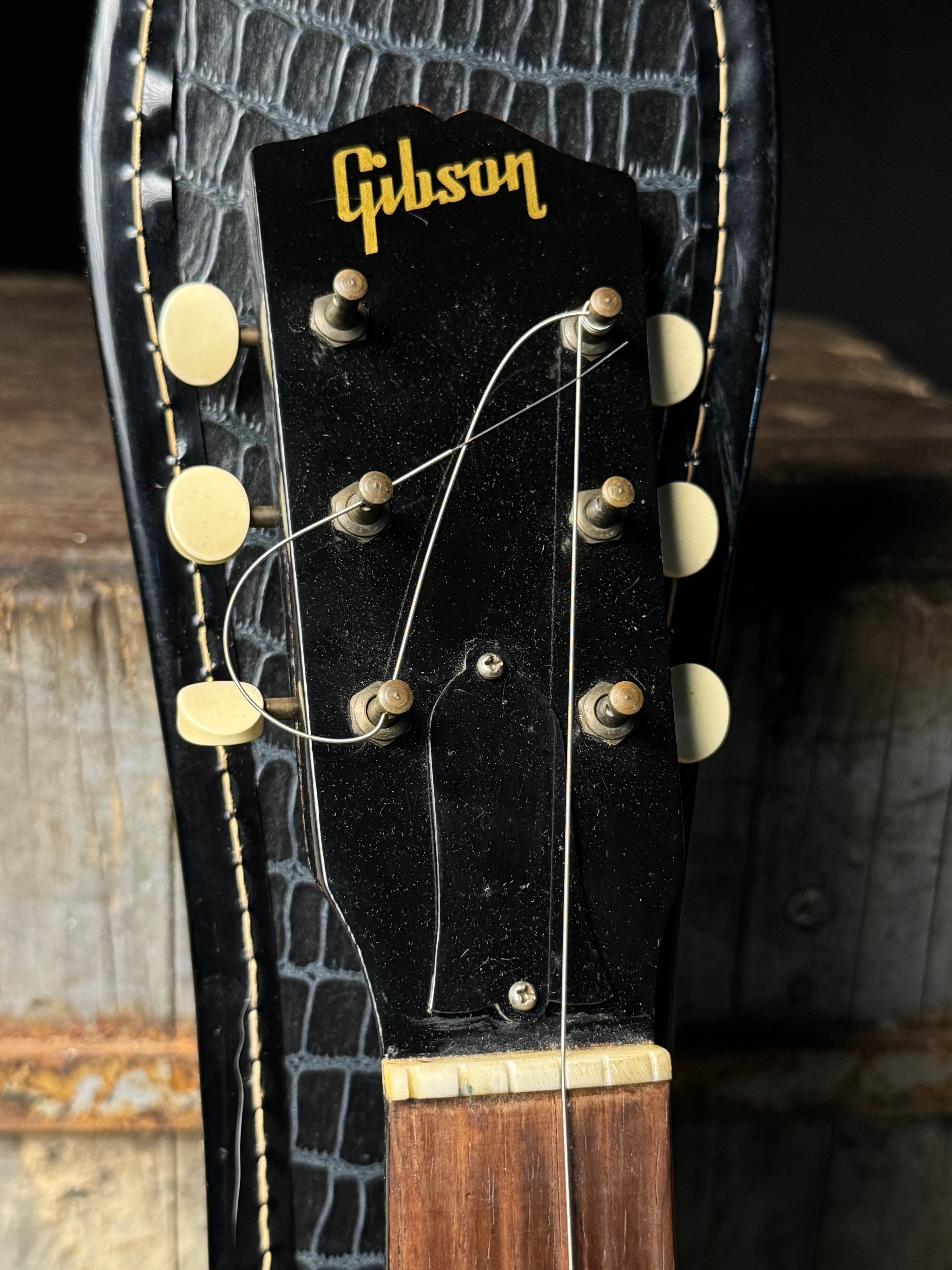 Gibson L-00 Acoustic Guitar in Black Finish with Factory Order Number 978 1