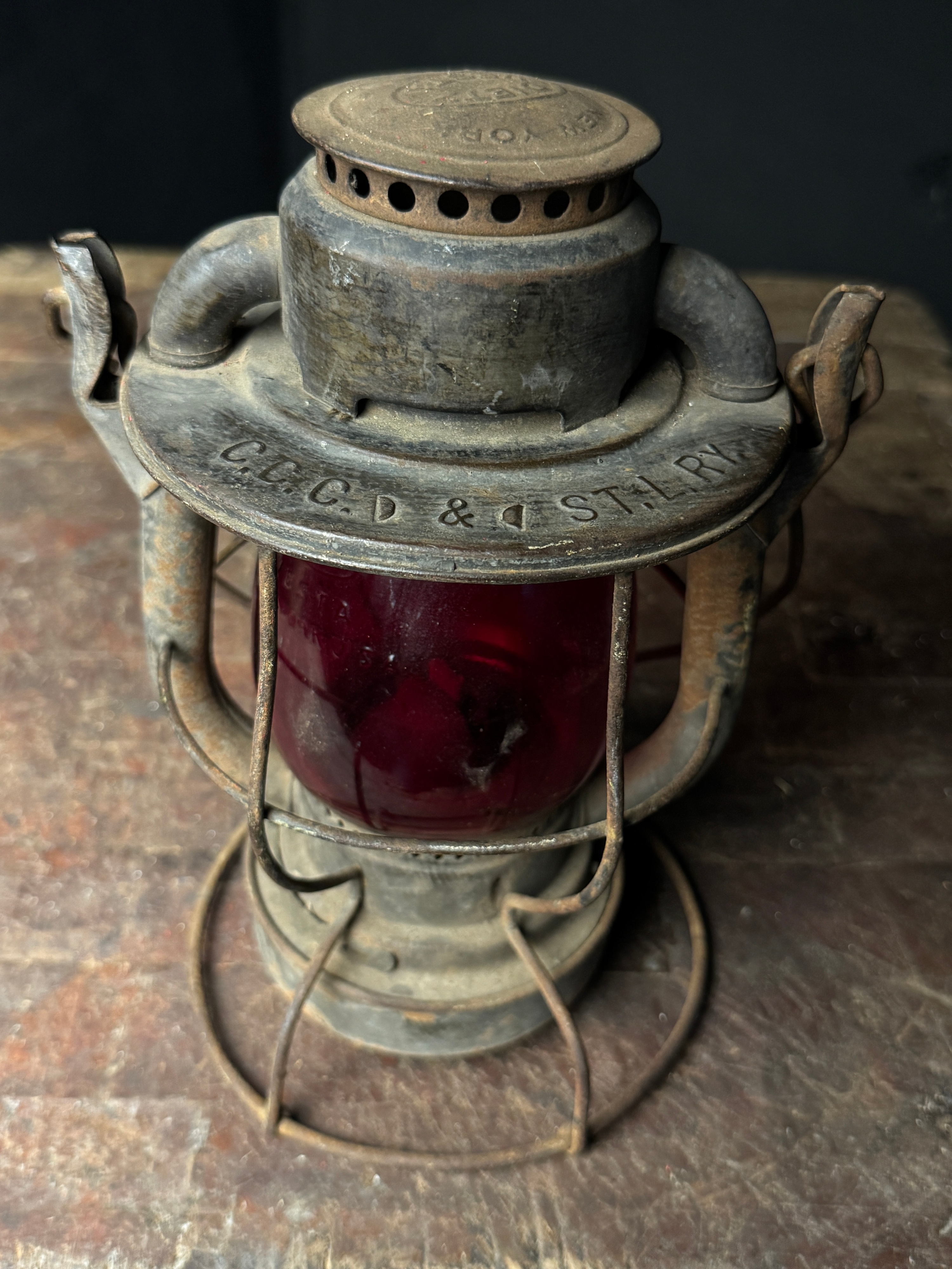 Dietz Vesta Railroad Lantern with C.C.C. & St. L. RY. Branding and NYCS Red Glass Globe
