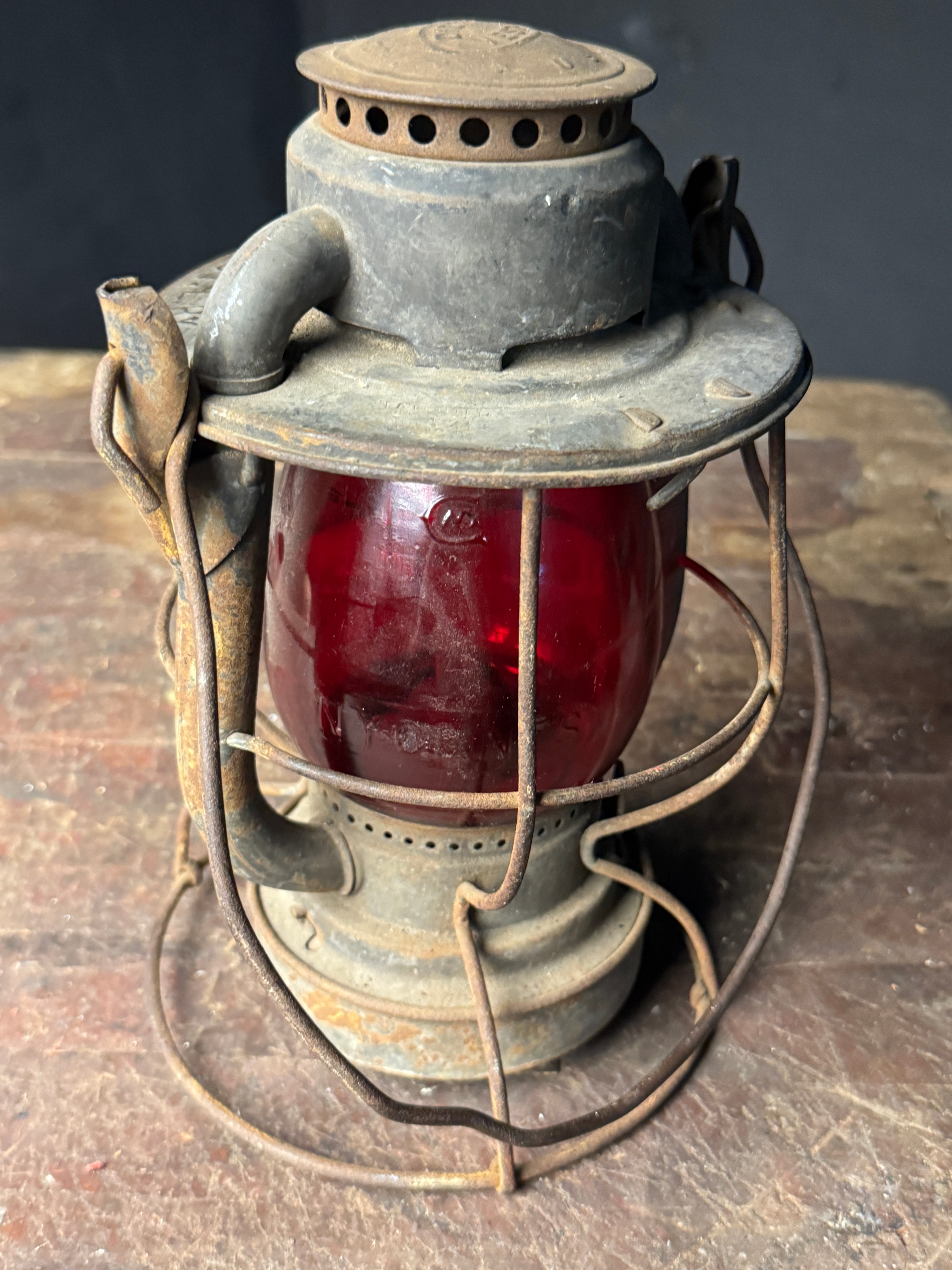 Dietz Vesta Railroad Lantern with C.C.C. & St. L. RY. Branding and NYCS Red Glass Globe