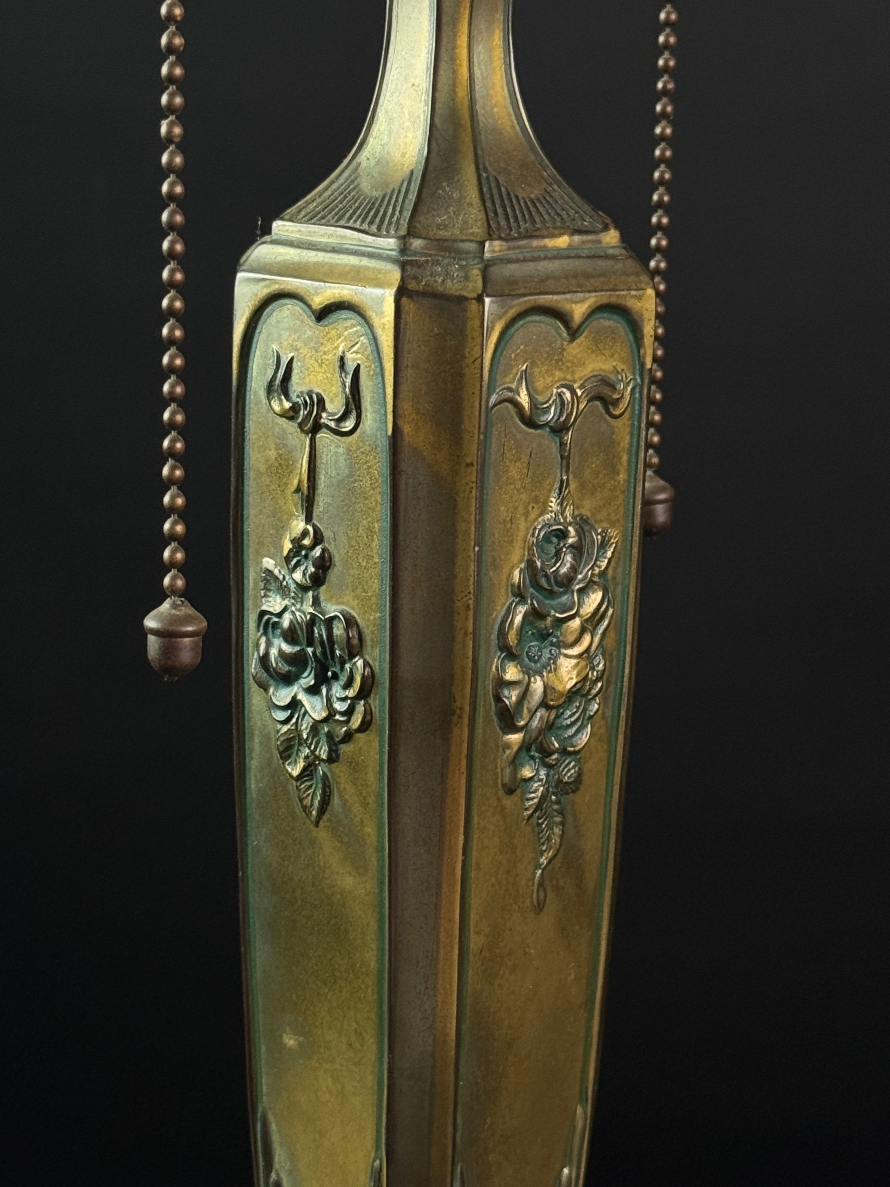 Pairpoint Manufacturing Company Model 3099 Art Nouveau Two Socket Electric Table Lamp Base