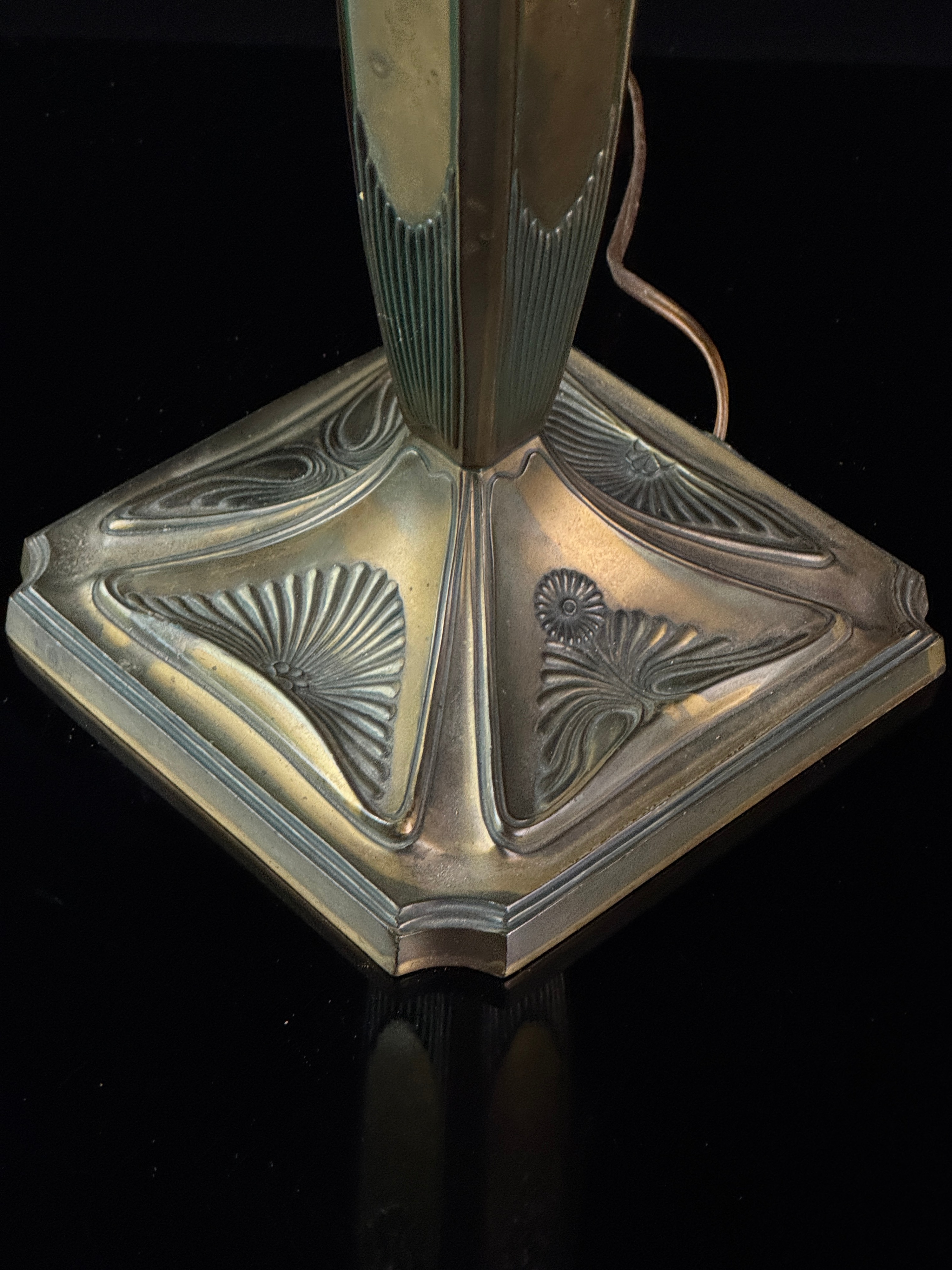 Pairpoint Manufacturing Company Model 3099 Art Nouveau Two Socket Electric Table Lamp Base