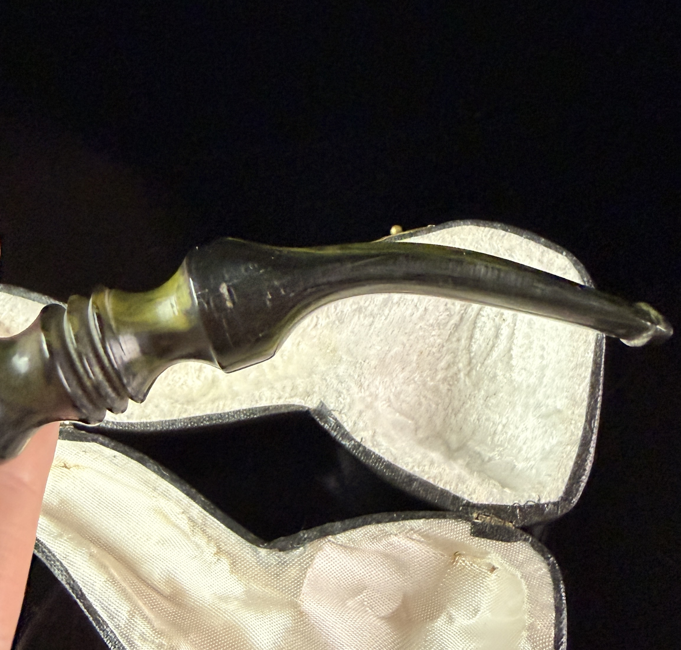 Carved Meerschaum Smoking Pipe with Mottled Green Stem and Fitted Case