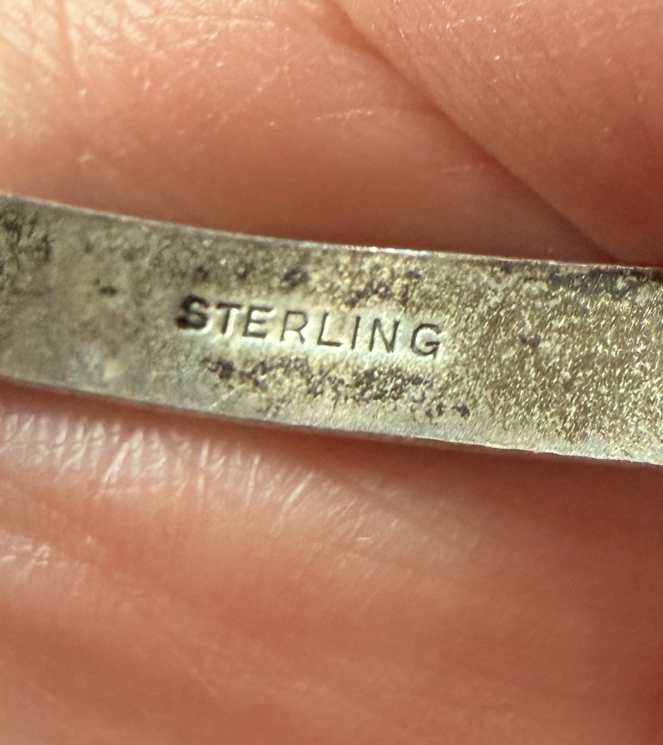 Vintage Sterling Silver Floral Relief Bangle Bracelet