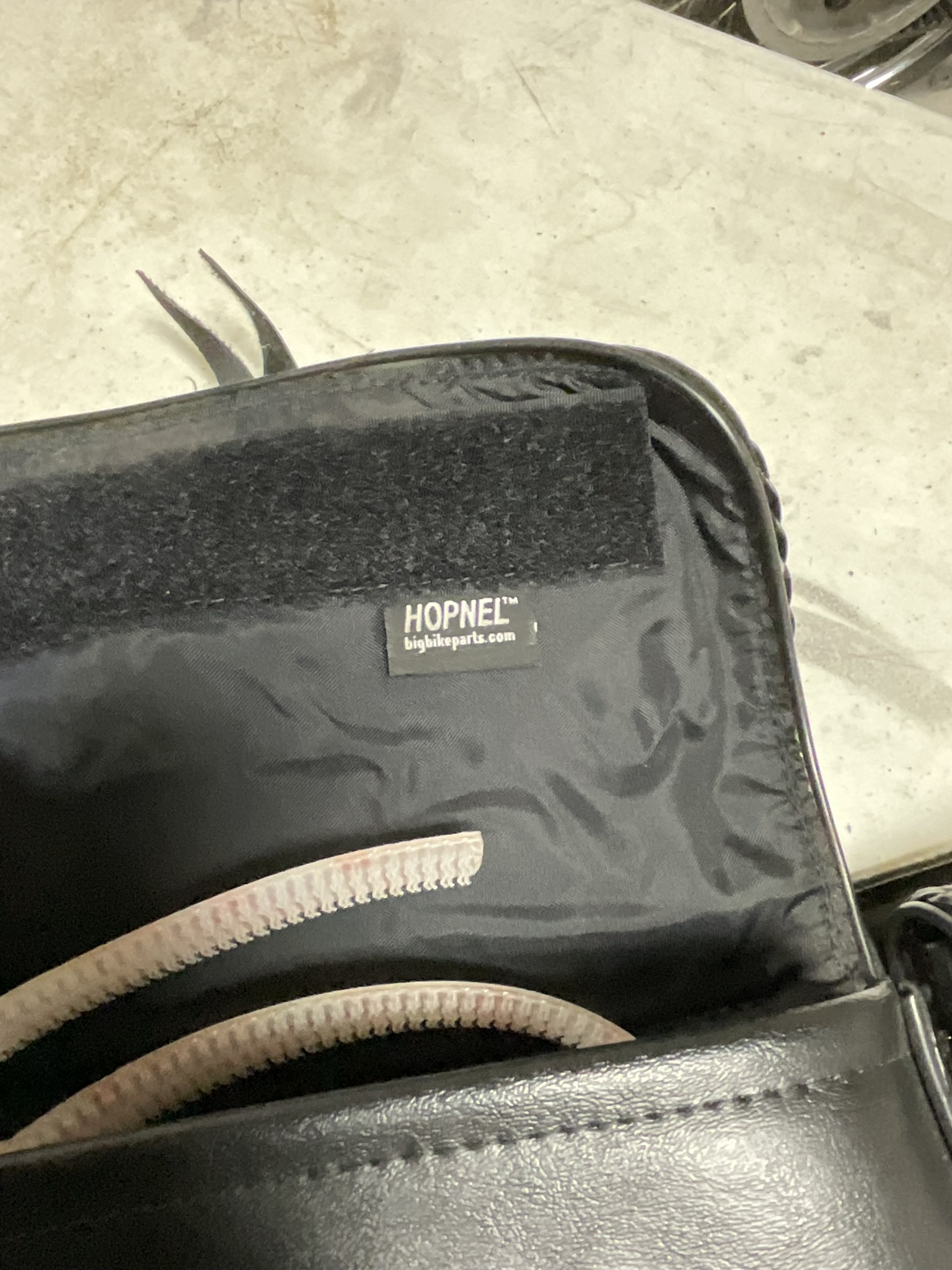 Hopnel Triple Windshield Pouch Assembly