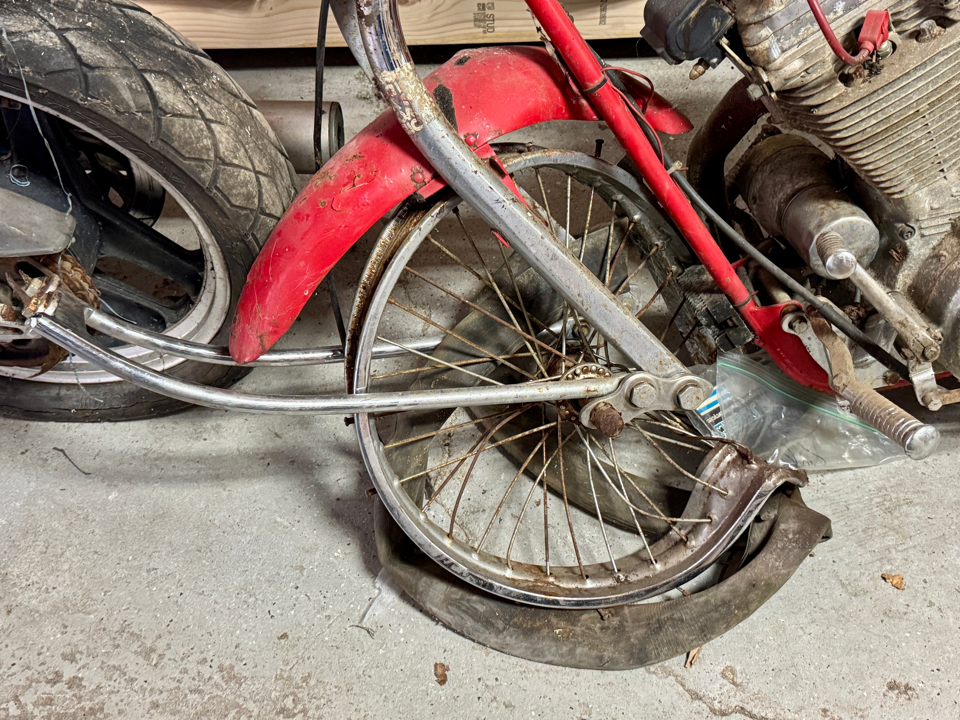 Custom Chopper Motorcycle with Harley-Davidson Evolution Engine