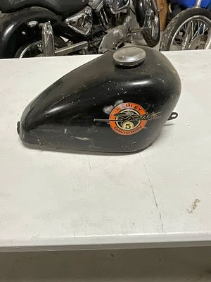 Harley-Davidson Sportster Motorcycle Fuel Tank. This is a steel peanut style motorcycle fuel 
