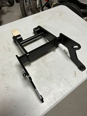 Aftermarket Black Powder-Coated Steel Motorcycle Swingarm for Harley-Davidson Road King 2002-Up. 