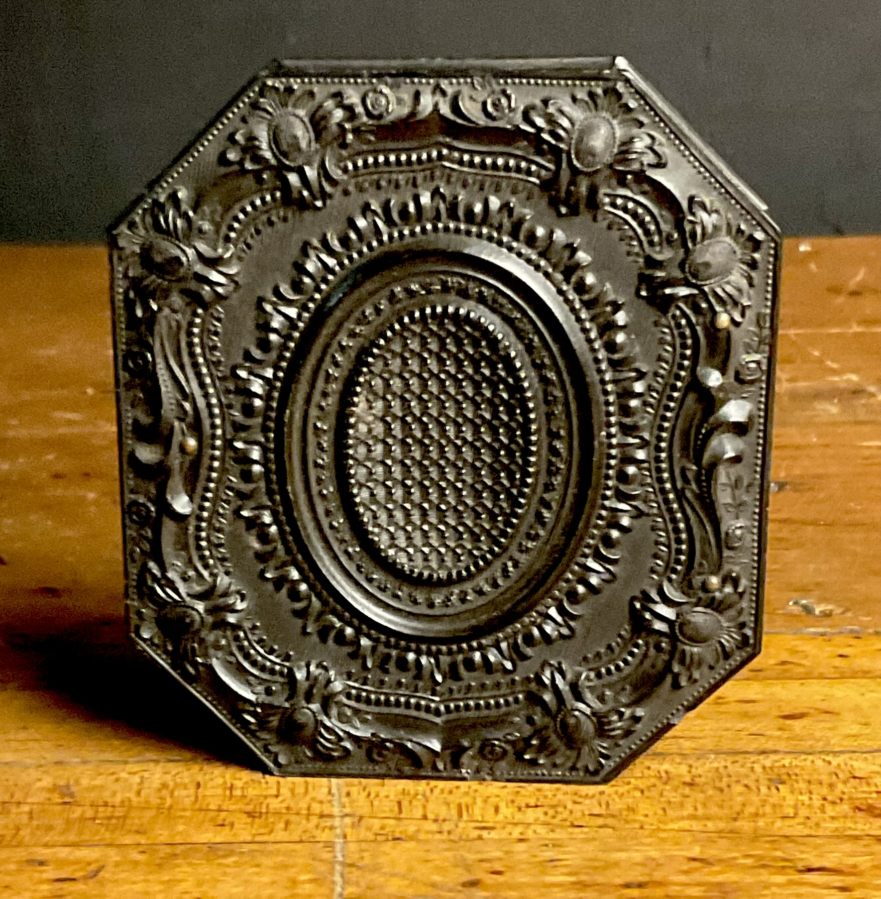 Circa 1850s-1860s S. Peck & Co. Octagonal Thermoplastic Union Case