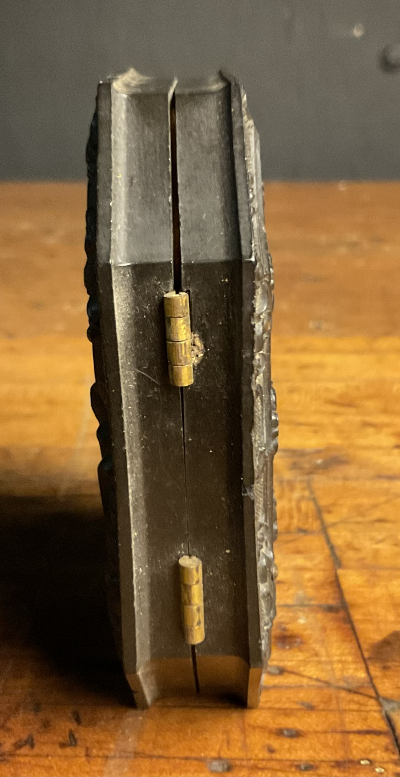 Circa 1850s-1860s S. Peck & Co. Octagonal Thermoplastic Union Case