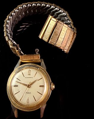 Vintage Accromatic 17 Jewel Automatic Swiss Wristwatch with Gold Filled Expansion Bracelet. A 