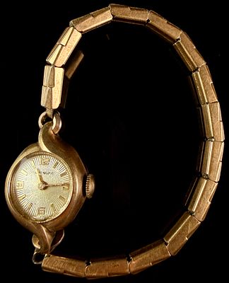 Vintage Wittnauer 10K RGP Manual Wind Ladies Wristwatch. A mid-century ladies mechanical 