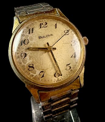 Vintage Bulova 11 ANC Manual Wind Gold Tone Wristwatch. This is a vintage Bulova wristwatch 