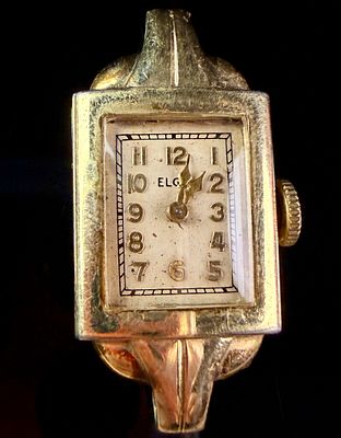 Elgin Art Deco Manual Wind Cocktail Watch. A vintage American-made ladies cocktail wristwatch 