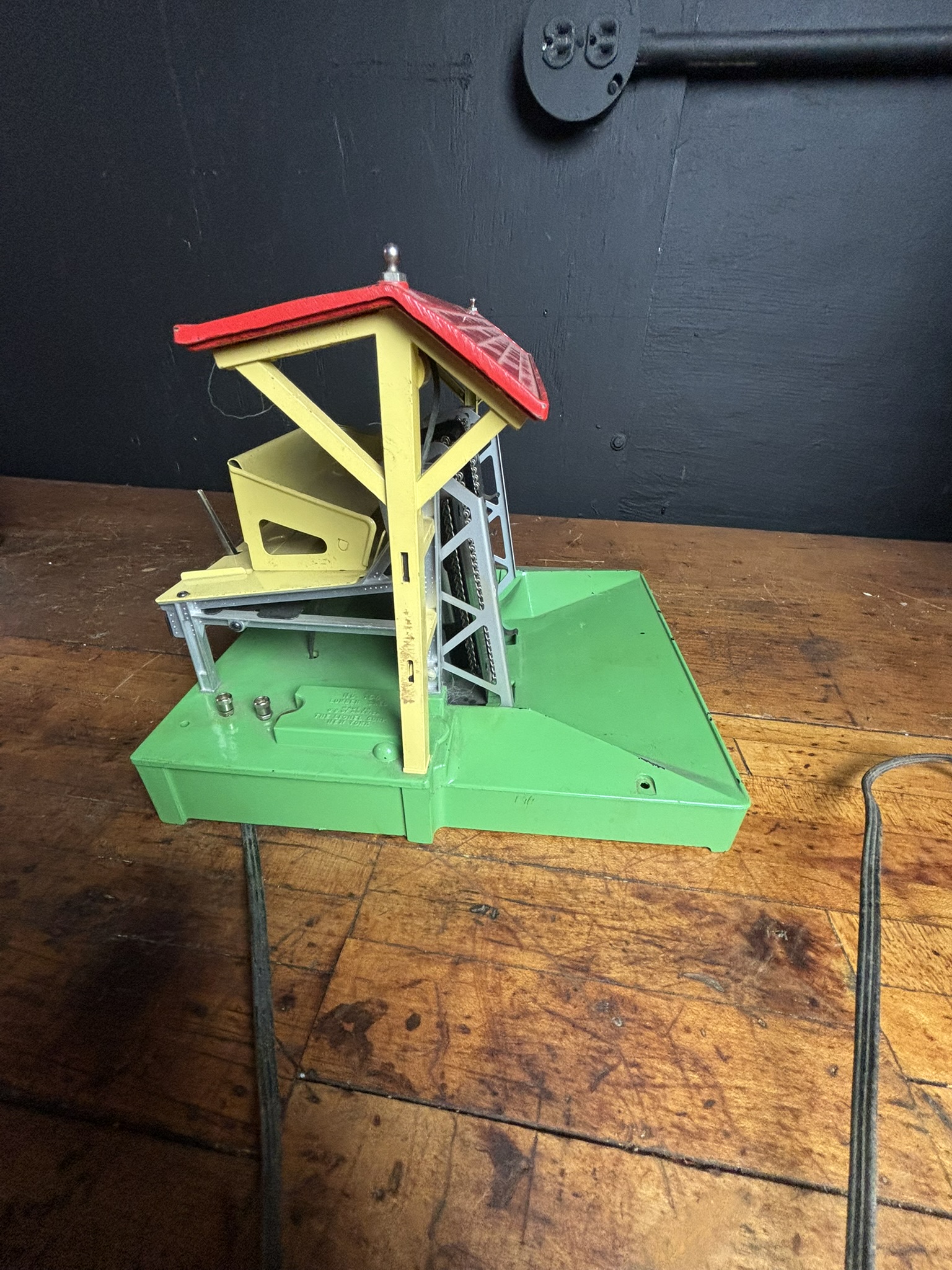 Lionel No. 397 Operating Coal Loader Accessory