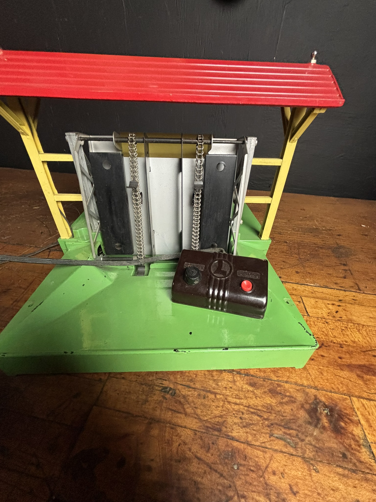 Lionel No. 397 Operating Coal Loader Accessory
