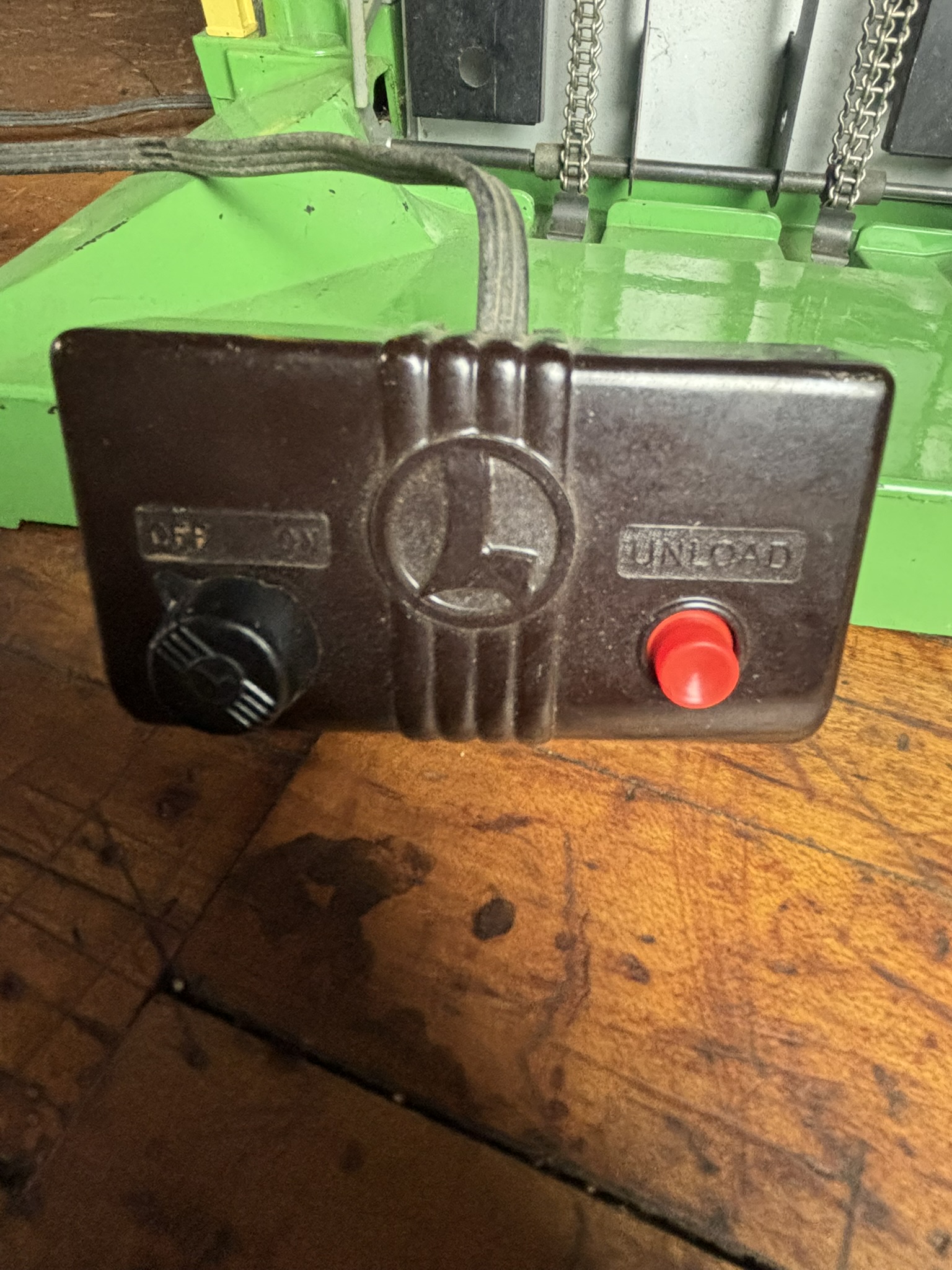Lionel No. 397 Operating Coal Loader Accessory
