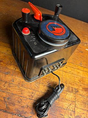 Lionel Trainmaster Type KW 190 Watt Transformer. A vintage Lionel Corporation Trainmaster Type 