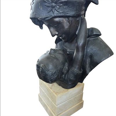 Manifattura italiana XIX secolo - Scultura in bronzoMisure:cm.14 x 14 x 49h Scultura in bronzo 