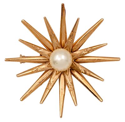 14k Gold Pendant Brooch. 
Star form. 
Marked. 
Diameter: 4cm. 
6.72gr.