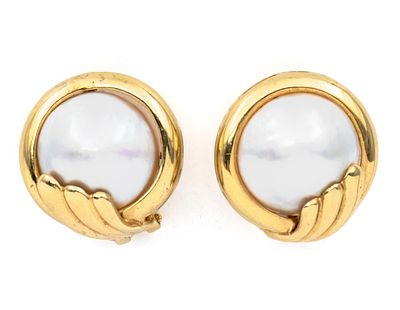Pair of 14k Yellow Gold Pearl Earrings. 
With moby pearls. 
Marked. 
Diameter: 2cm. 
12.04gr.