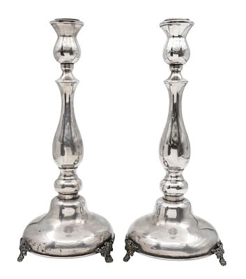 Pair of Sterling Silver Candlesticks. 
Marked. 
Height: 33cm. 
586gr.
