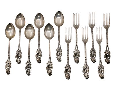 Silver Set of Dessert Forks and Spoons. 
Including: 6 forks (13.5cm) and 6 teaspoons (13.5cm). 