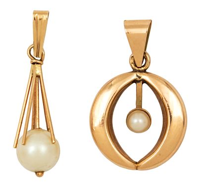 Two 14k Gold Pendants. 
Marked (each). 
2.1-2.4cm. 
2.79gr.