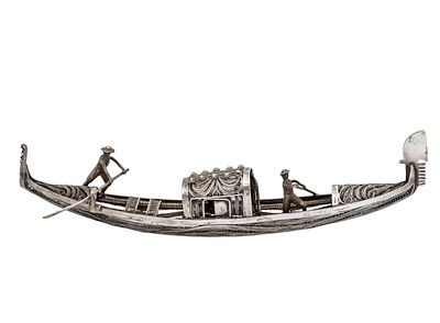 Silver Filigree Venetian Gondola Model. 
Highly detailed with two figures standing both sides 