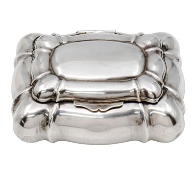Sterling Silver Box, Peru, 20th Century. 
Marked. 
Length: 12.5cm. 
Height: 5.5cm. 
223gr.