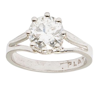 Platinum Diamond Ring. 
Old European cut diamond of about 1.7ct, Si clarity, G 