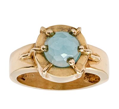 14k Yellow Gold Ring. 
Set with Opalite. 
Size: 7.5. 
7.58gr.